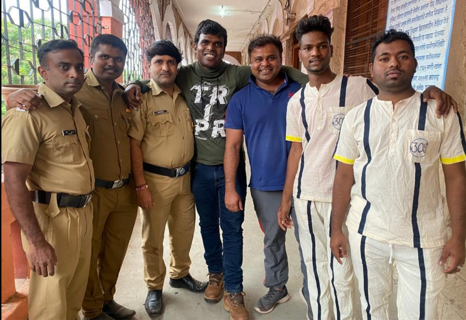 Khurchi cast and crew together on set